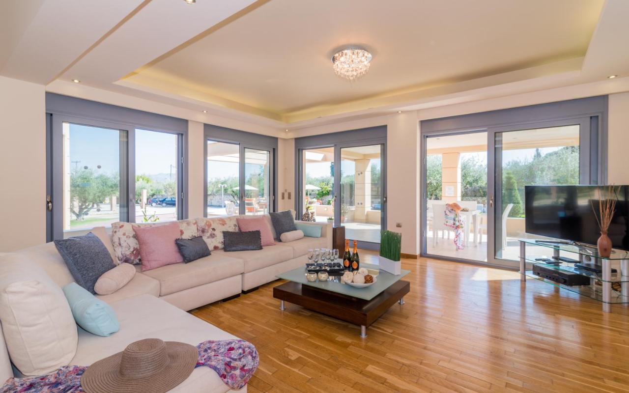 Makhairádhon Astarte Villas - Istar Villa With Tennis Court מראה חיצוני תמונה