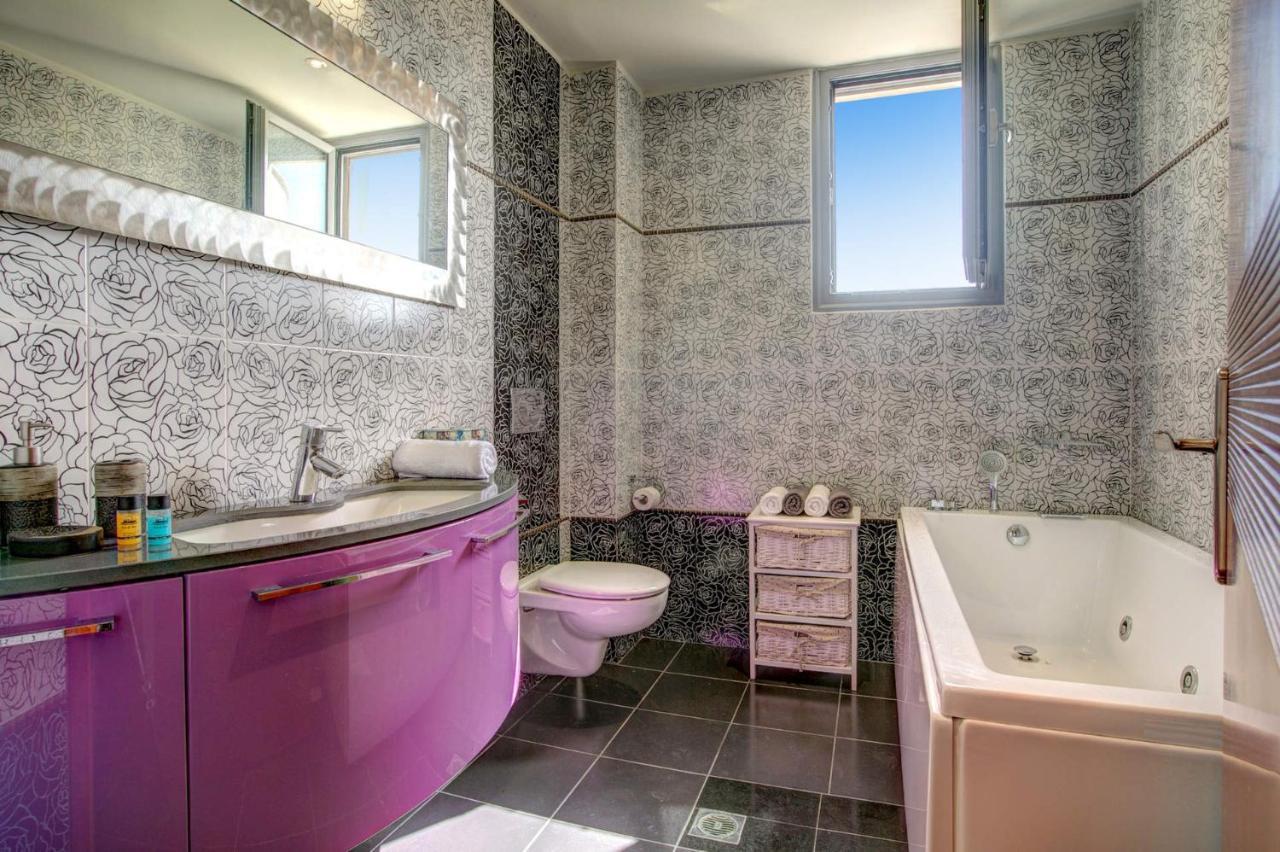 Makhairádhon Astarte Villas - Istar Villa With Tennis Court מראה חיצוני תמונה