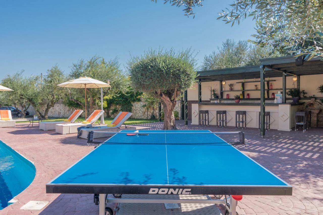 Makhairádhon Astarte Villas - Istar Villa With Tennis Court מראה חיצוני תמונה