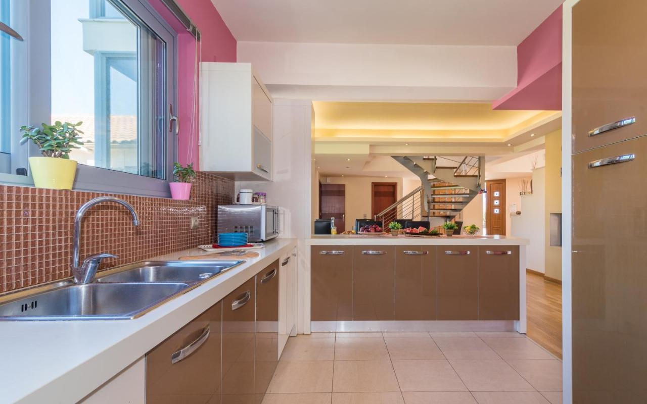 Makhairádhon Astarte Villas - Istar Villa With Tennis Court מראה חיצוני תמונה