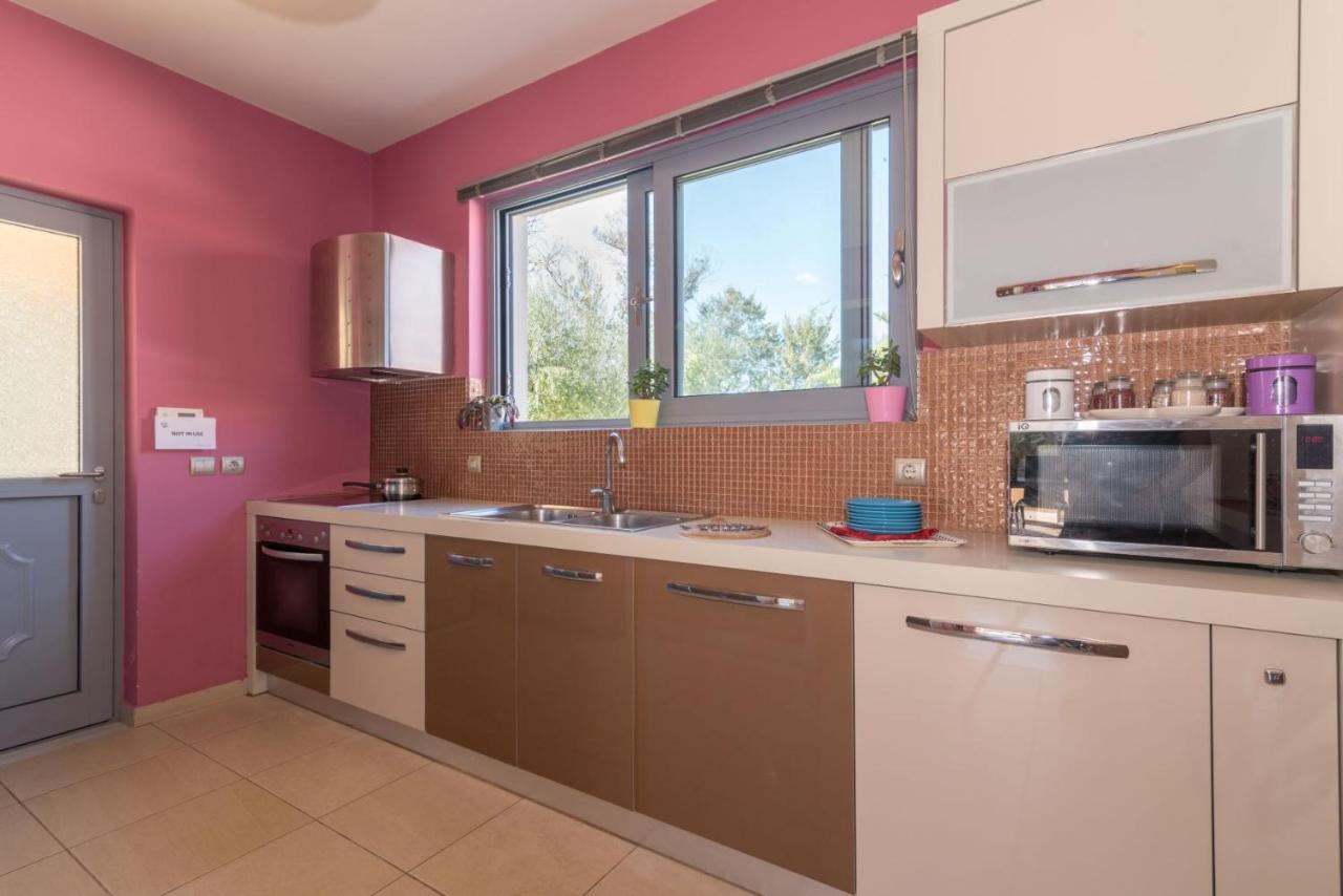 Makhairádhon Astarte Villas - Istar Villa With Tennis Court מראה חיצוני תמונה
