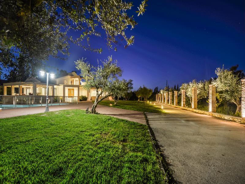 Makhairádhon Astarte Villas - Istar Villa With Tennis Court מראה חיצוני תמונה