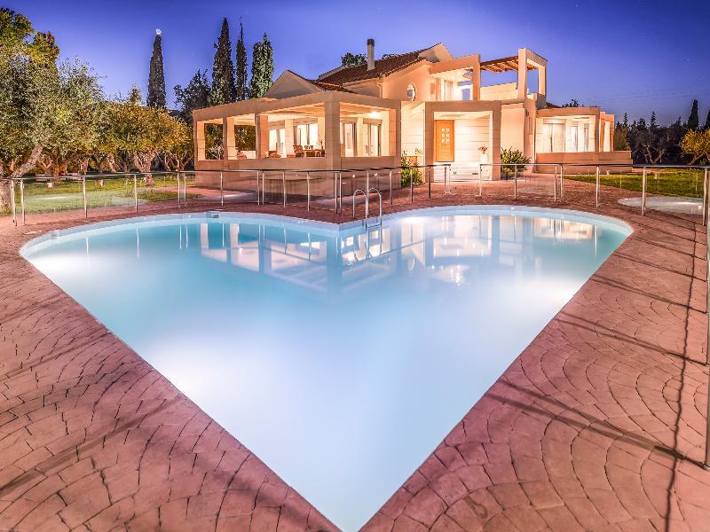 Makhairádhon Astarte Villas - Istar Villa With Tennis Court מראה חיצוני תמונה